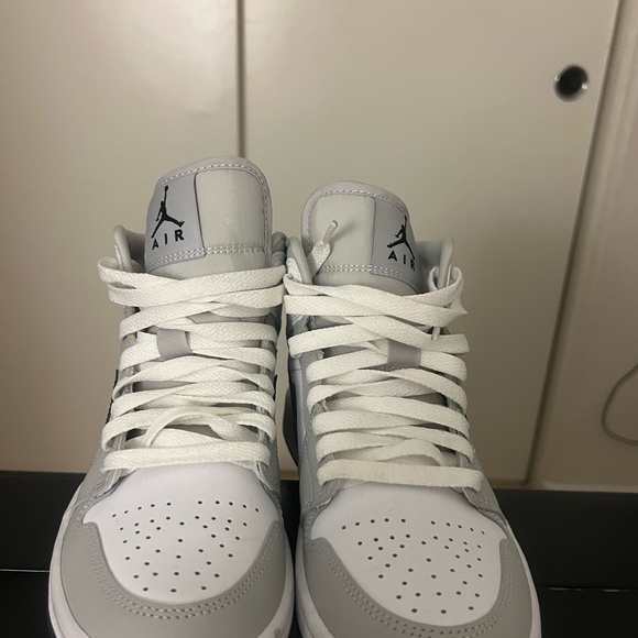 Air Jordan 1 mid smoke grey - Picture 2 of 10